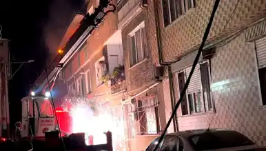 Bursa'da Apartman Yangını: Elektrik Hattına Sıçradı!