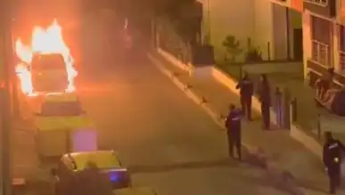 Park Halindeki Araçta Aniden Yangın Çıktı!